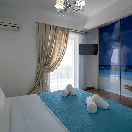 Zinovia's Luxury House *