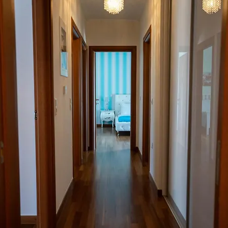 Zinovia's Luxury House