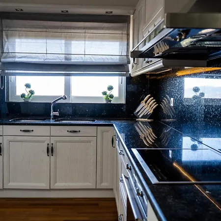 Διαμέρισμα Zinovia's Luxury House *